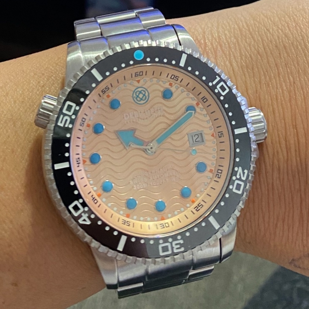 Deep Blue Mens Watch Worn 2-3 times!!!